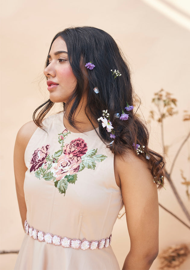 Khaki embroidered dress (including belt)