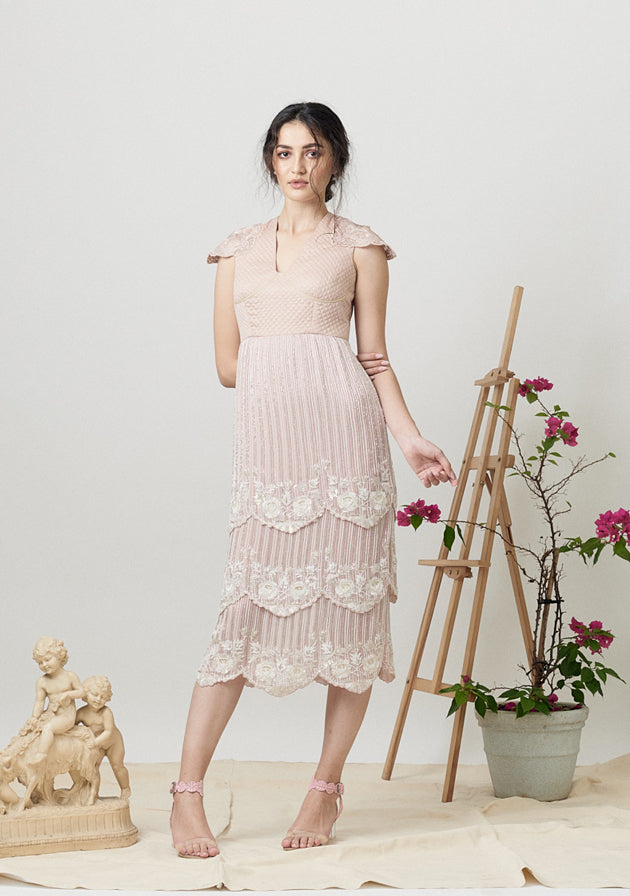 Pink flapper dress with floral embroidery Pink flapper dress with floral embroidery