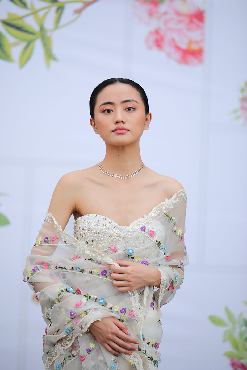 Bloom Sari Ivory