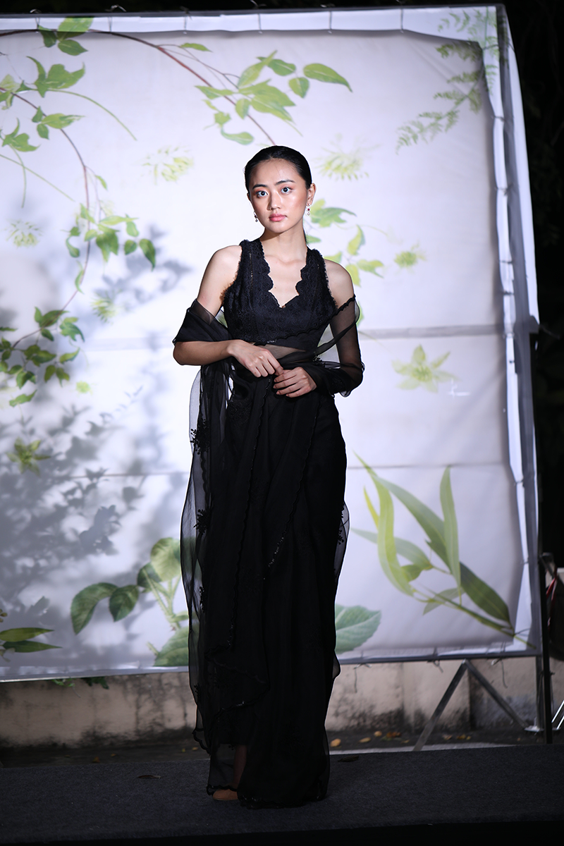 Night Bloom Sari